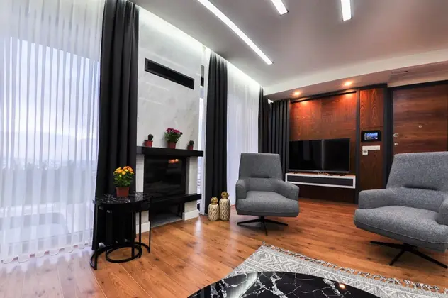 Göl Manzaralı Villa 2+1 (Ozel Havuzlu)