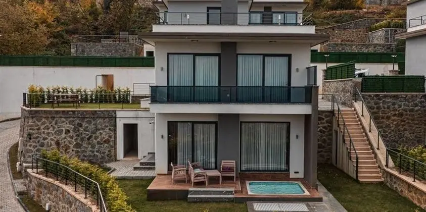 Göl Manzaralı Villa Custom 2+1 (Ozel Havuz Yok)