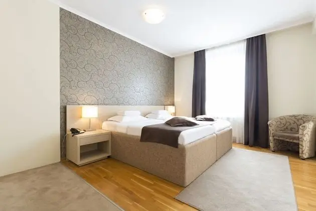 Deluxe Room Single Use