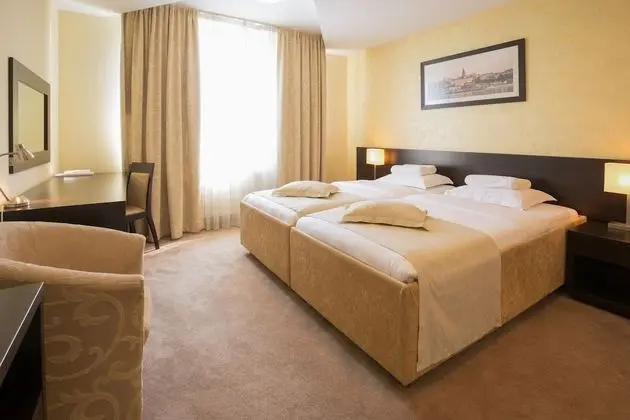 Deluxe Room Single Use