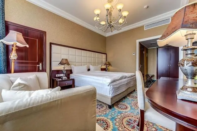 Deluxe Tek Büyük Yataklı Oda