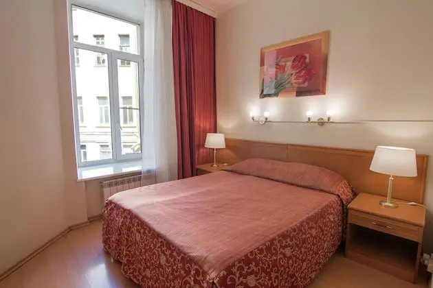 Tek Büyük Yataklı Oda (Maroon lounge)