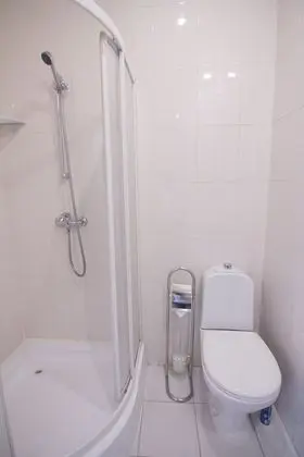 Tek Büyük Yataklı Oda (Maroon lounge)