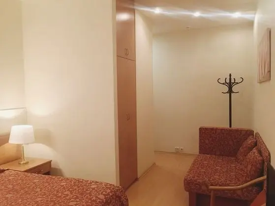 Üç Kişilik Oda (Maroon lounge 2)