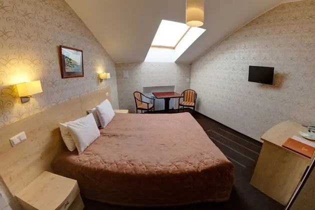 Tek Büyük Yataklı Oda