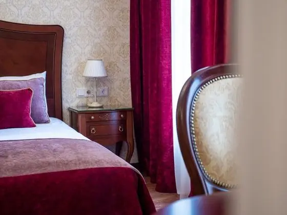 Tek Büyük Yataklı Oda