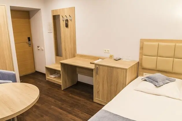 Tek Büyük Yataklı Oda