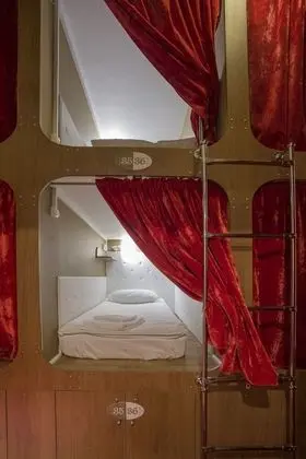 Single Capsule - Lower Level