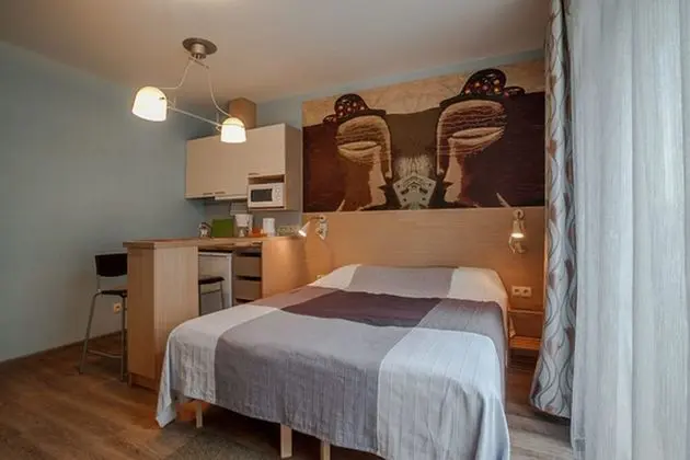 Standard Stüdyo, Küçük Mutfak