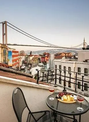 Çatı Katı Standart Oda, Boğaz Manzaralı