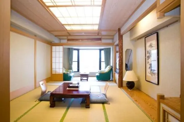 Traditional Oda, Sigara İçilmez, Dağ Manzaralı (Crystal Building)