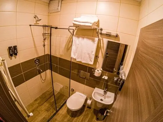 Triple, Deniz Manzaralı, Klimalı
