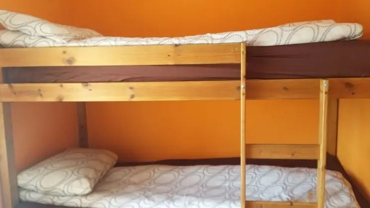 Basic İki Ayrı Yataklı Oda, Ortak Banyo (Bunk)