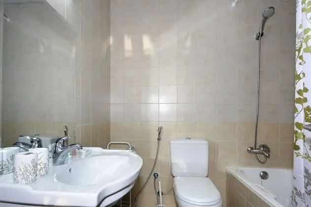 One Bedroom Apartment (1807)