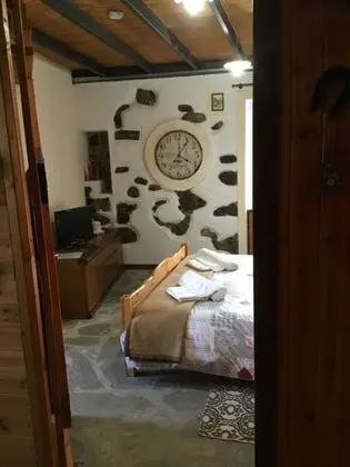 Tek Büyük Yataklı Oda, Dağ Manzaralı (Eta)