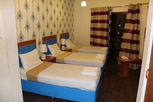 Üç Kişilik Oda