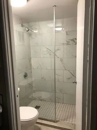 Standard Oda, Sigara İçilmez, Avlu