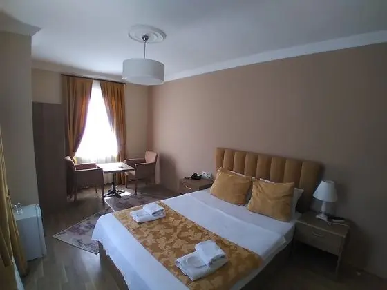 Tek Büyük Yataklı Oda