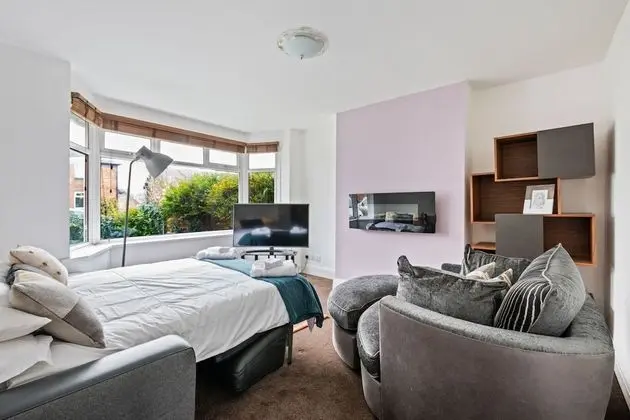 Ev (4 Bedrooms)