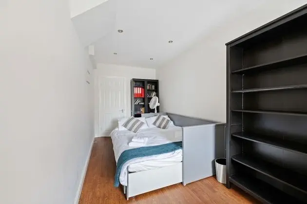 Ev (4 Bedrooms)