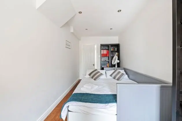 Ev (4 Bedrooms)