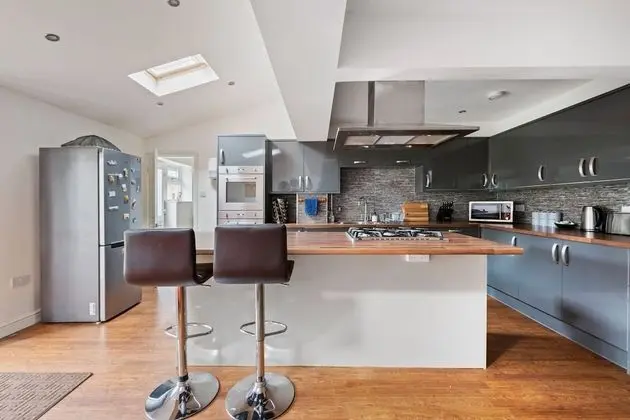 Ev (4 Bedrooms)