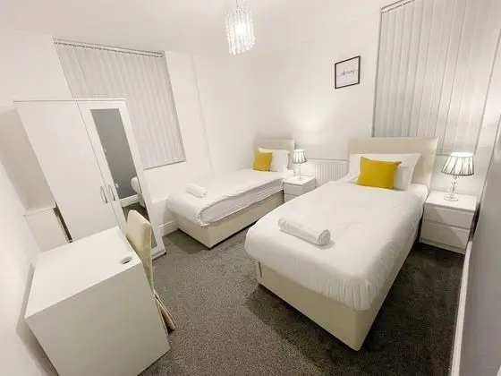 Ev, Özel Banyo, Avlu Manzaralı