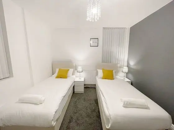 Ev, Özel Banyo, Avlu Manzaralı