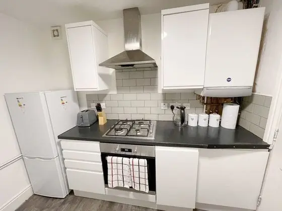 Ev, Özel Banyo, Avlu Manzaralı