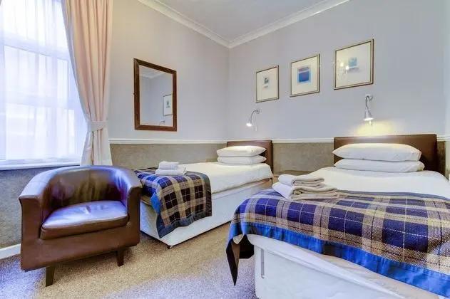 Twin Room 2