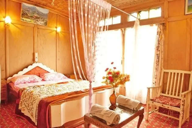 Deluxe Tek Büyük Yataklı Oda, 1 Yatak Odası, Göl Manzaralı, Göl Kenarı