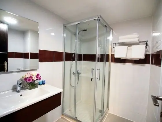 Standard Tek Büyük Yataklı Oda