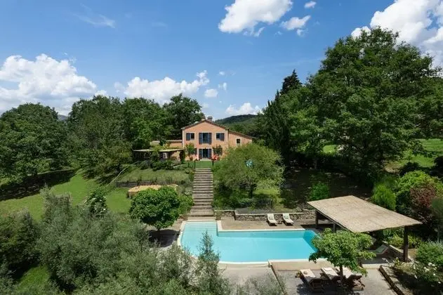 Villa, Sigara İçilebilir