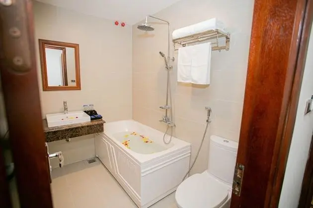 Deluxe İki Ayrı Yataklı Oda, Birden Çok Yatak, Küvet, Şehir Manzaralı