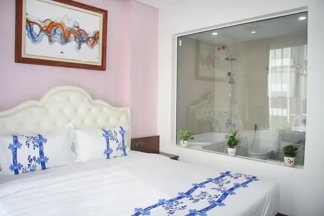 Deluxe Tek Büyük Yataklı Oda, 1 Büyük (Queen) Boy Yatak, Küvet, Şehir Manzaralı