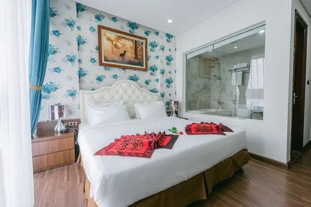 Deluxe Tek Büyük Yataklı Oda, 1 Büyük (Queen) Boy Yatak, Küvet, Şehir Manzaralı