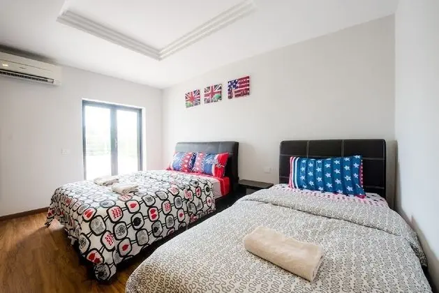 Luxury Villa, Birden Çok Yatak Odası