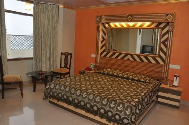 Luxury Tek Büyük Yataklı Oda