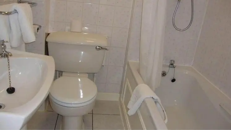 Classic Tek Büyük veya İki Ayrı Yataklı Oda