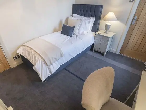 Luxury Tek Kişilik Oda, Banyolu/Duşlu, Bahçe Manzaralı