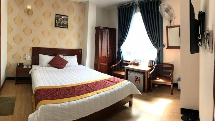 City Tek Büyük Yataklı Oda