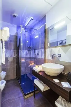 Comfort Tek Büyük Yataklı Oda