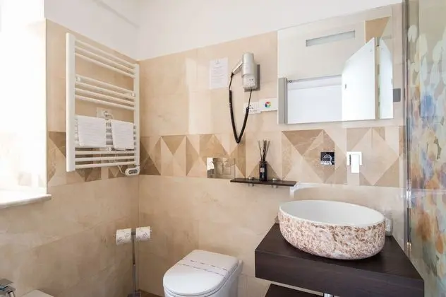 Comfort Tek Büyük Yataklı Oda