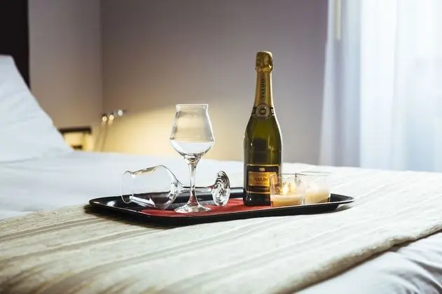 Süit, Sıcak Su Havuzu