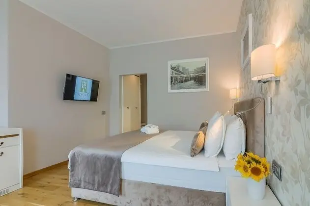 Deluxe Double Bed