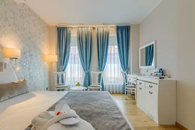 Deluxe Double Bed