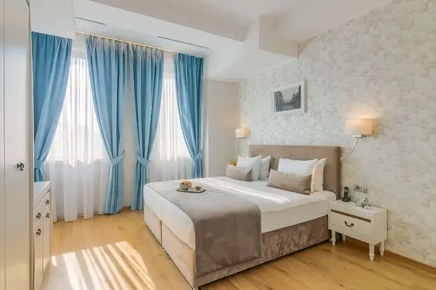 Deluxe Double Bed