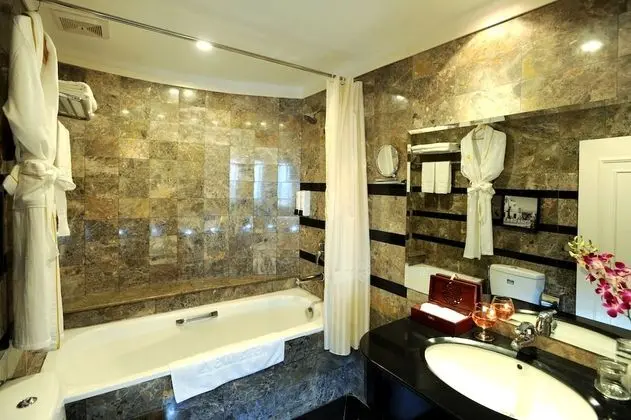 Deluxe Tek Büyük Yataklı Oda, Bahçe Manzaralı