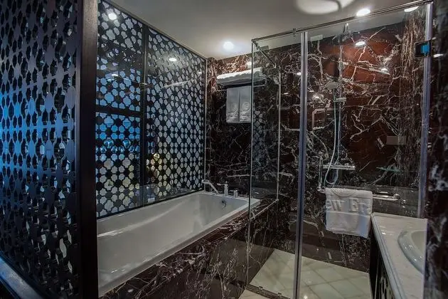 Luxury Stüdyo Süit, 1 En Büyük (King) Boy Yatak ve Çekyat, Havuz Kullanımı, Şehir Manzaralı