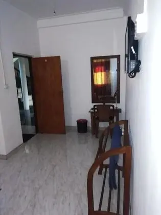 Deluxe Tek Büyük Yataklı Oda (AC)